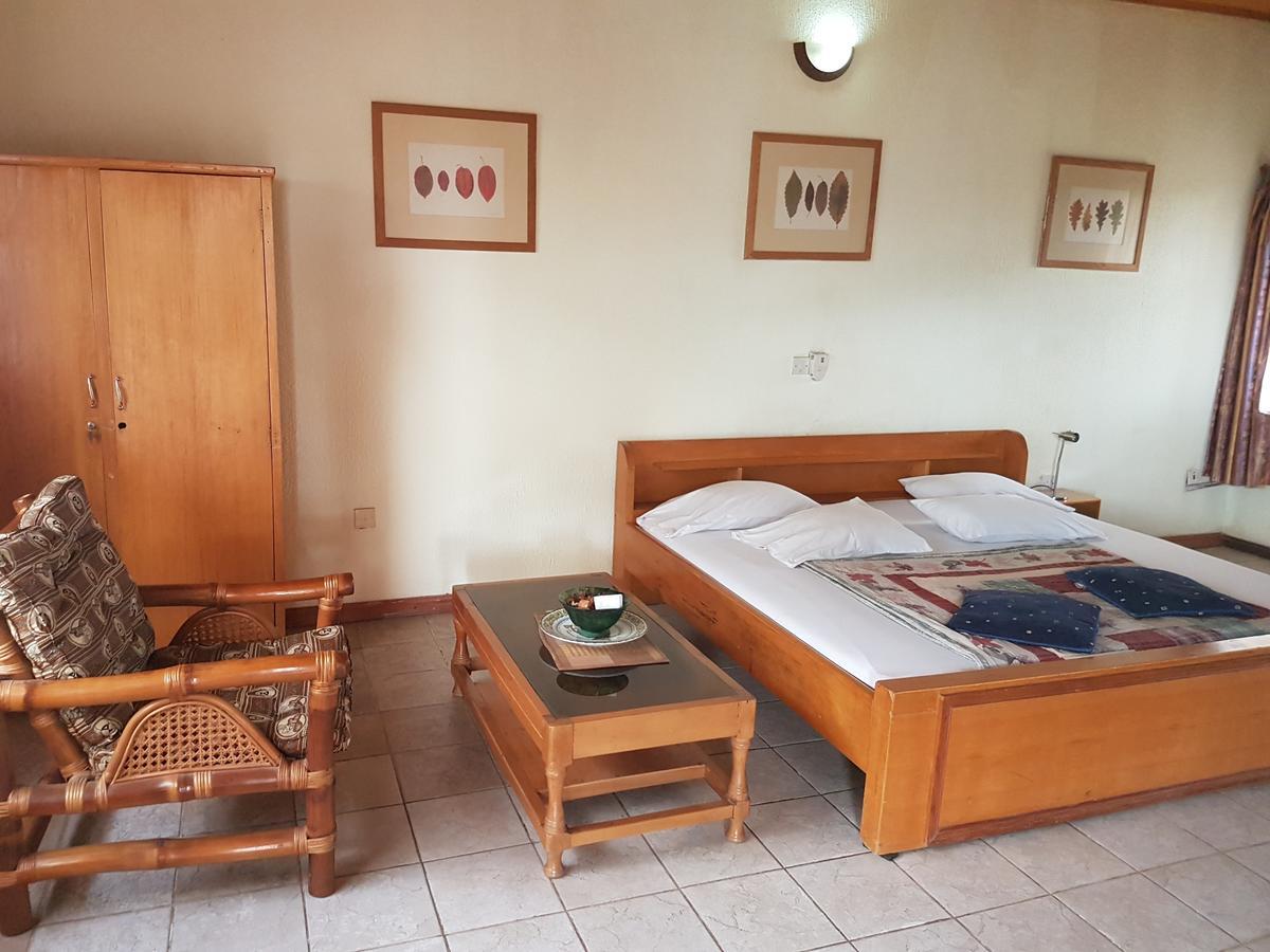 De Mod Hotel Ngleshi Amanfro Екстер'єр фото